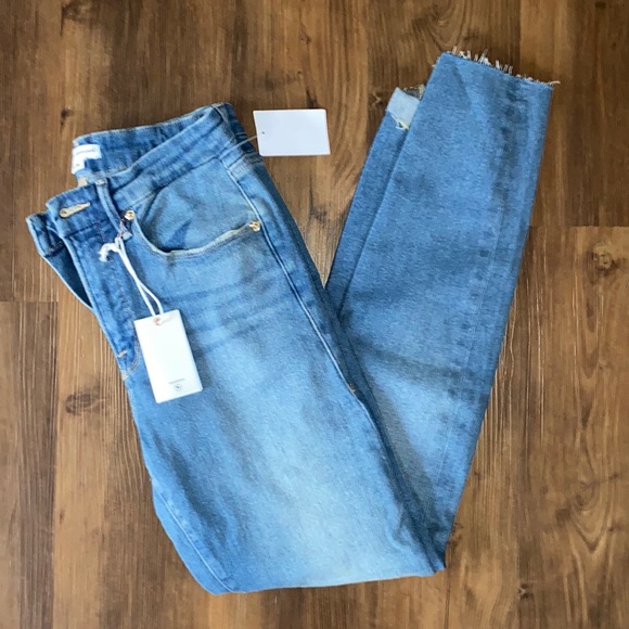 Good American Denim - Good American Jeans. NEW WITH TAGS.